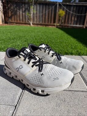 On Cloud X 4 Running Men’s Athletic Shoes - White Size 11.5